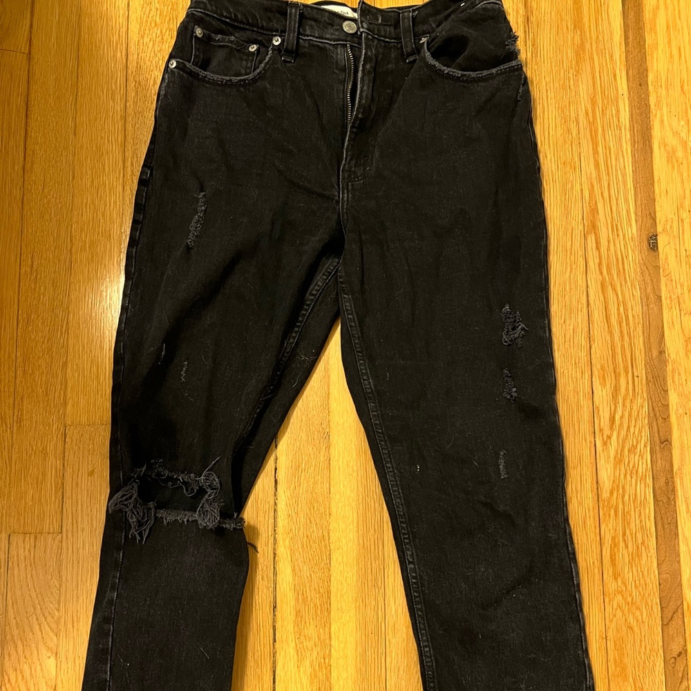 A&F high rise mom jeans size 28